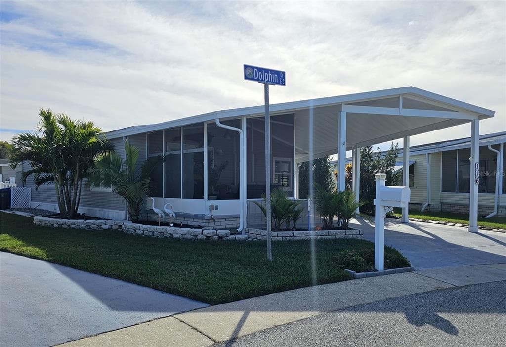116 DOLPHIN DRIVE S