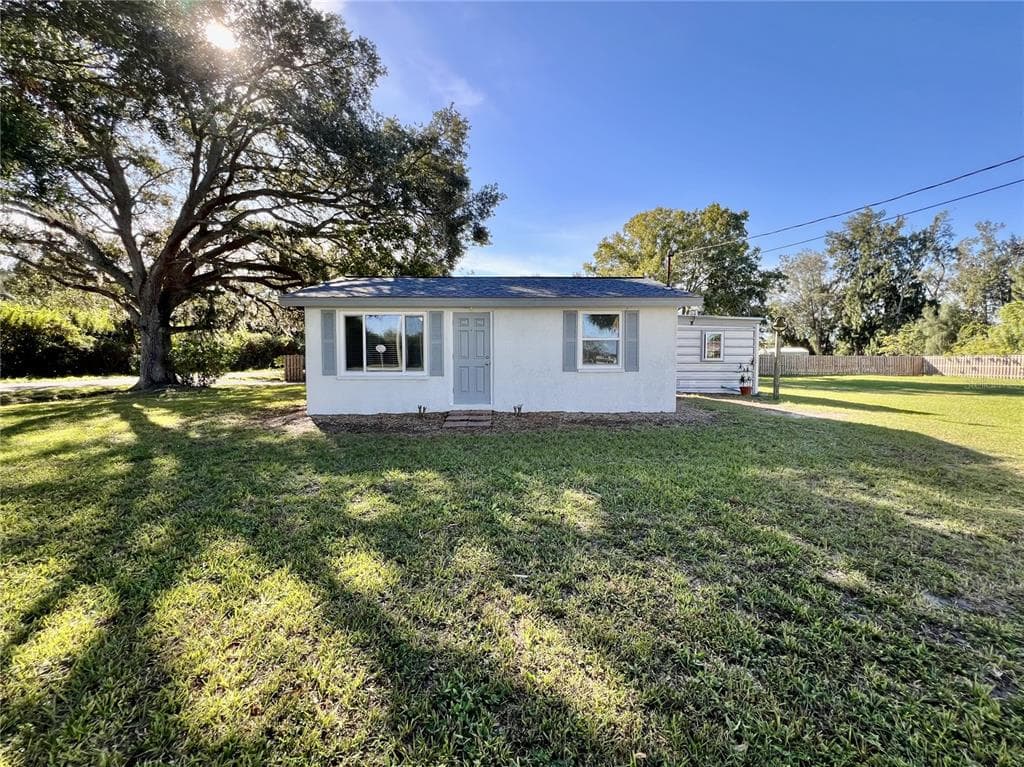 102 19TH AVENUE NW RUSKIN, FL 33570