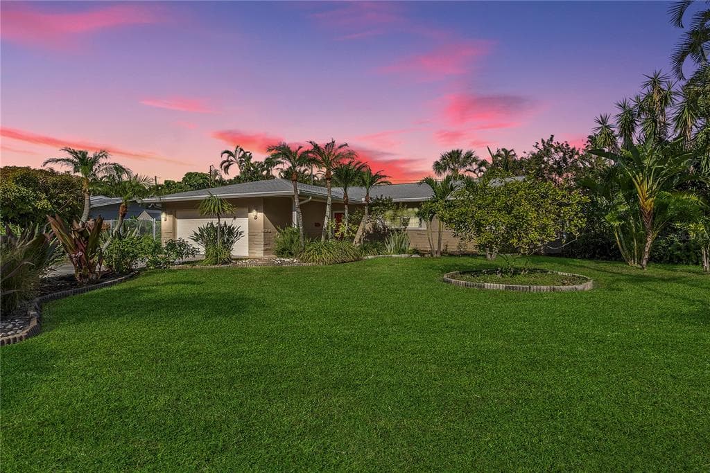 551 25TH AVENUE SE ST PETERSBURG, FL 33705