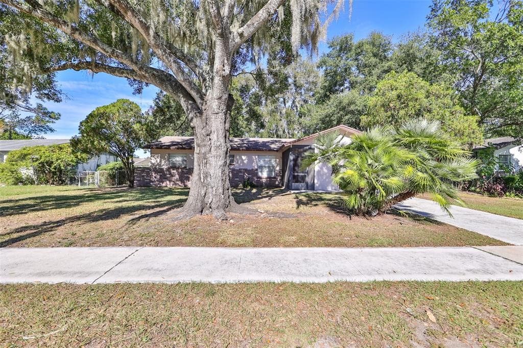 507 ROBIN HILL CIRCLE BRANDON, FL 33510