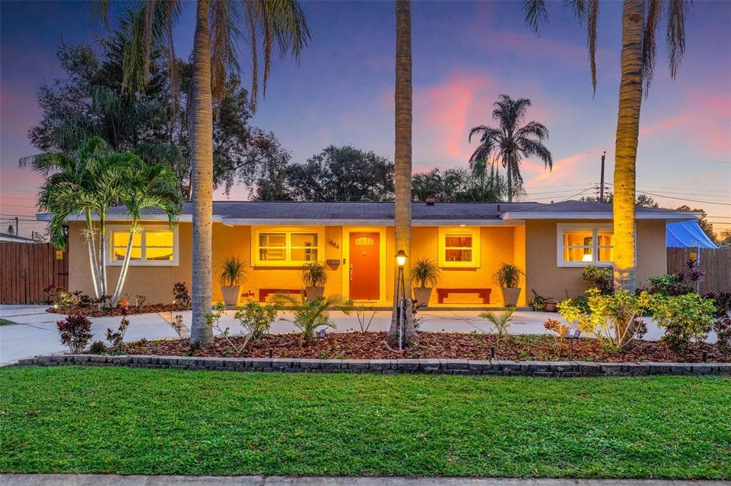1884 67TH AVENUE N ST PETERSBURG, FL 33702