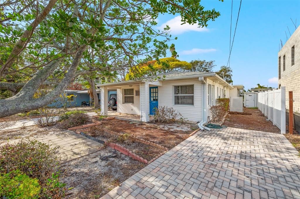 322 129TH AVENUE E MADEIRA BEACH, FL 33708