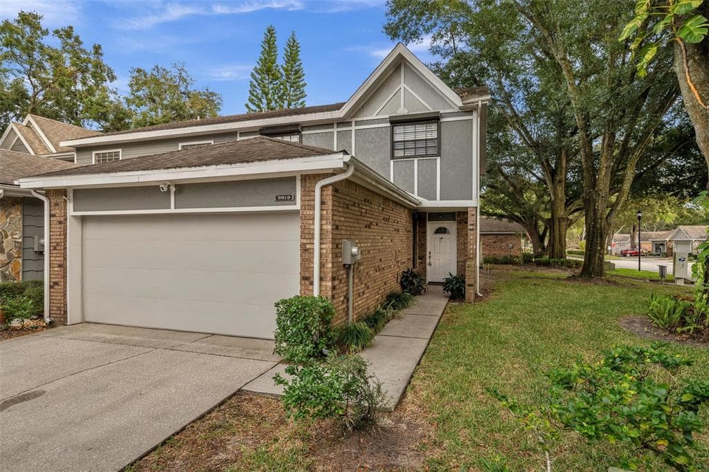 9819 BROWNSTONE DRIVE TAMPA, FL 33612