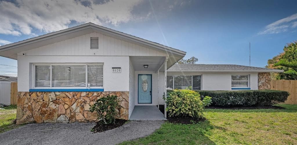 8628 MAGNOLIA DRIVE SEMINOLE, FL 33777