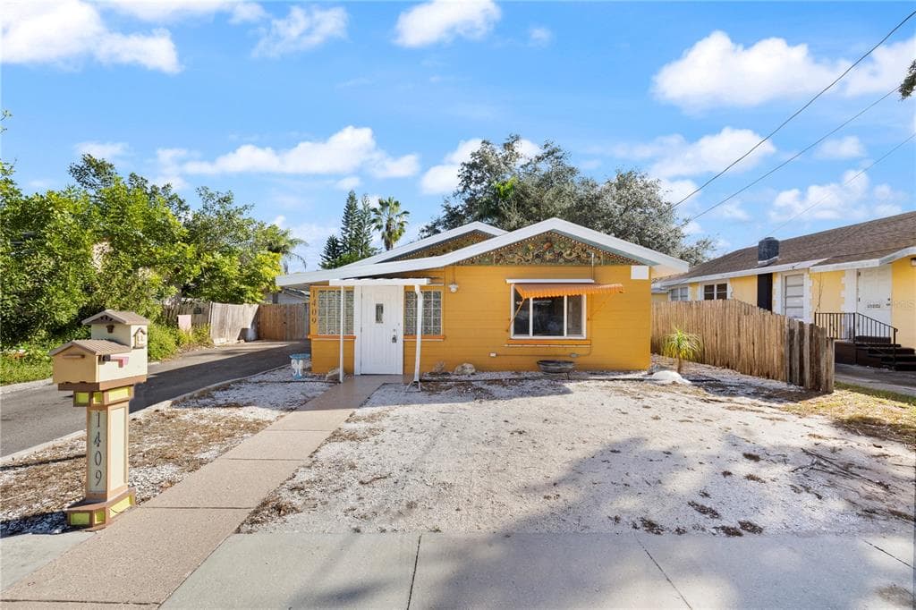 1409 13TH STREET W BRADENTON, FL 34205