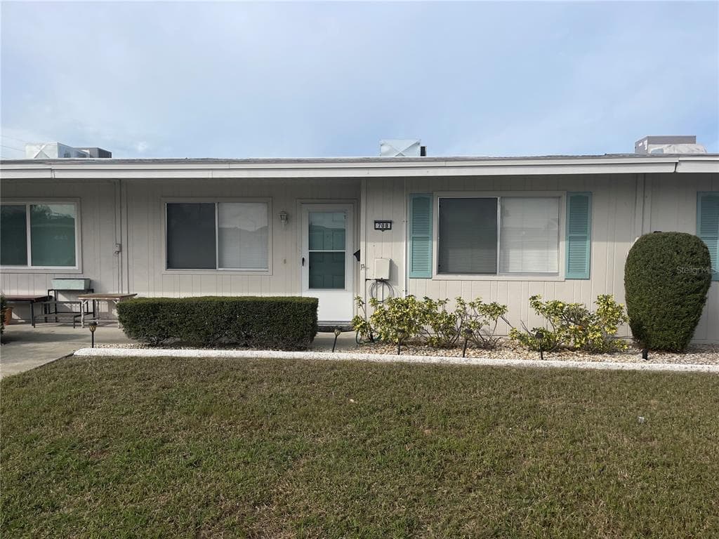 708 AUGUSTA DRIVE SUN CITY CENTER, FL 33573