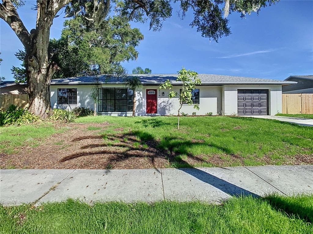 516 E ANGLEWOOD DRIVE BRANDON, FL 33511