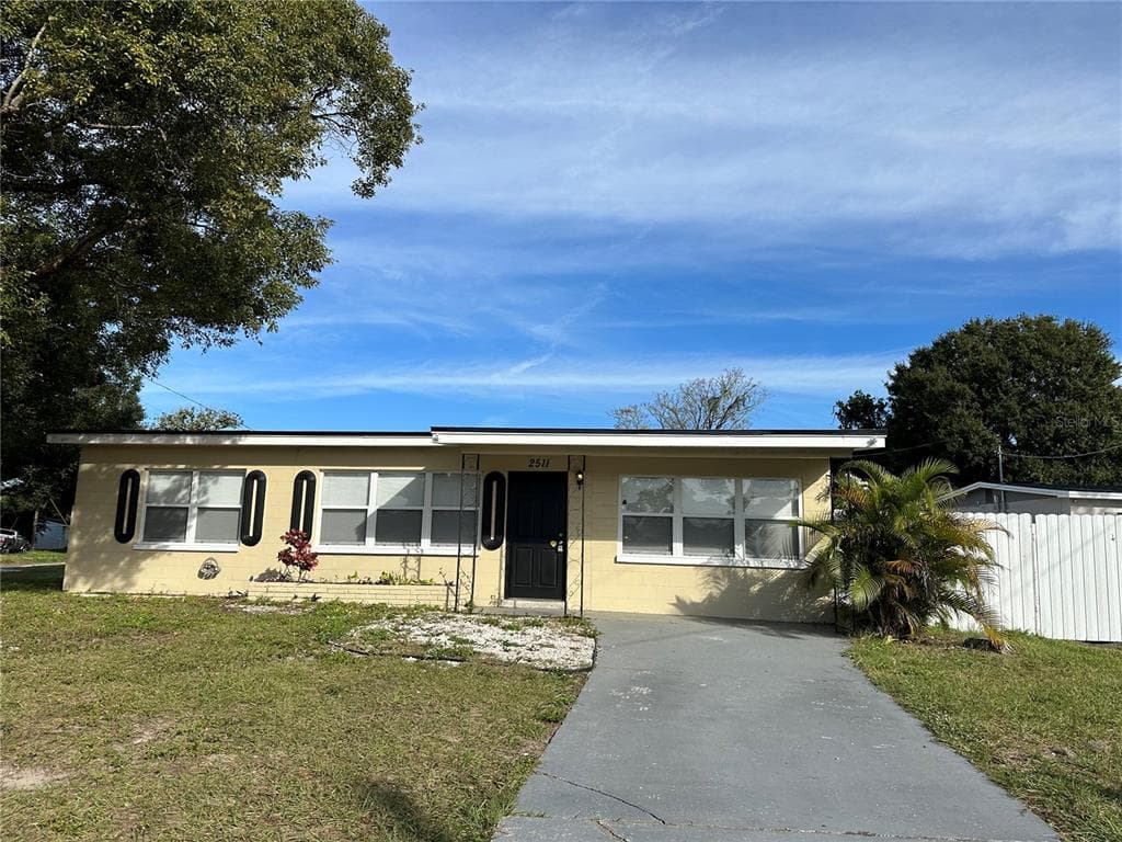 2511 W CLUSTER AVENUE TAMPA, FL 33614