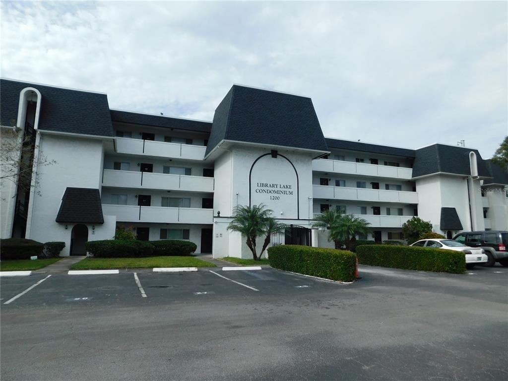 1200 37TH STREET N UNIT 405 ST PETERSBURG, FL 33713