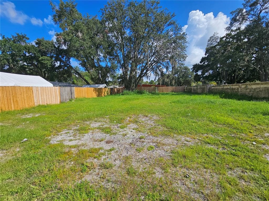1304 E 136TH AVENUE UNIT A-D TAMPA, FL 33613