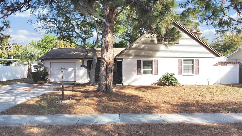 15549 BEDFORD CIRCLE W CLEARWATER, FL 33764