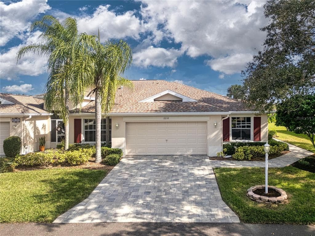 2250 BROOKFIELD GREENS CIRCLE UNIT 71 SUN CITY CENTER, FL 33573