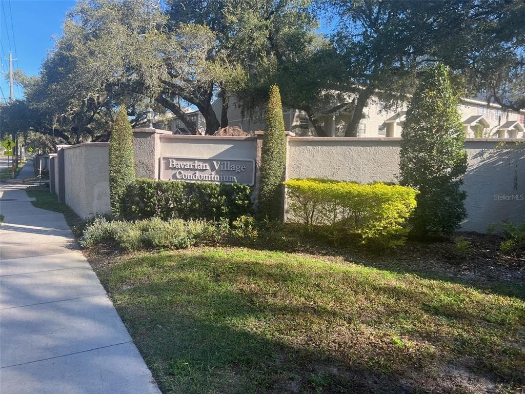 14414 REUTER STRASSE CIRCLE UNIT 2 TAMPA, FL 33613