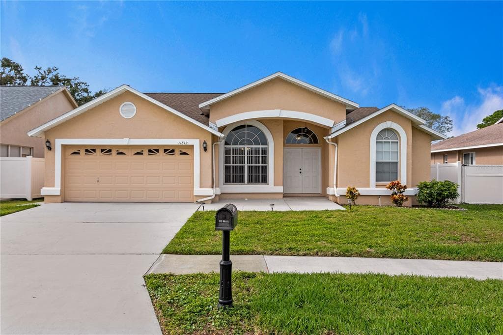 11842 67TH LANE LARGO, FL 33773