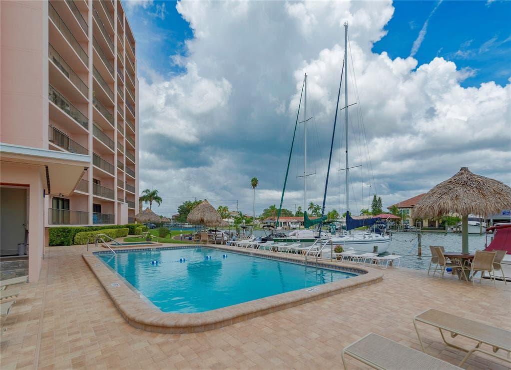 51 ISLAND WAY UNIT 405 CLEARWATER BEACH, FL 33767