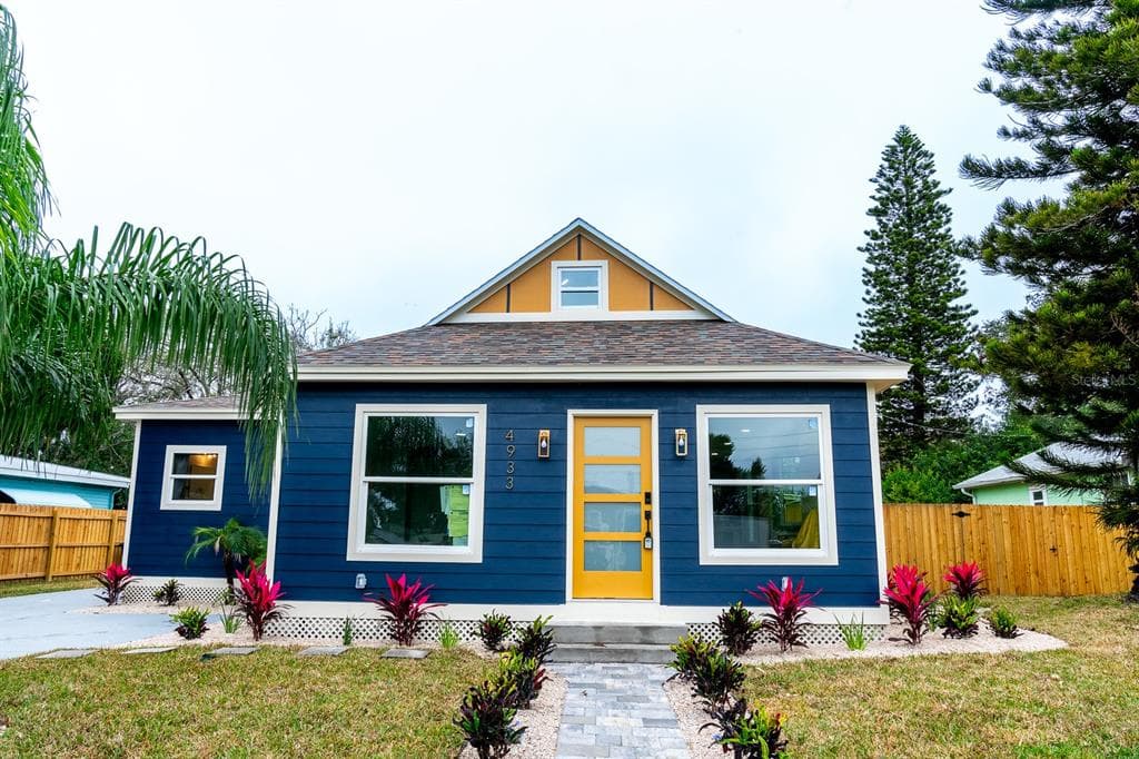 4933 NEWTON AVENUE S GULFPORT, FL 33707