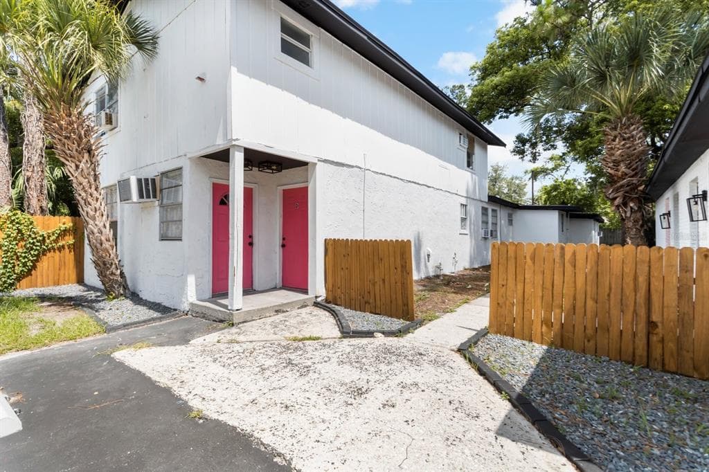 12703 N 15TH ST TAMPA, FL 33612