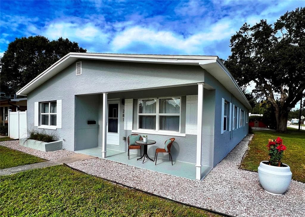 281 38TH AVENUE NE ST PETERSBURG, FL 33704