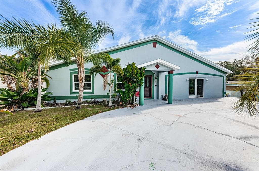 519 S LEVIS AVENUE TARPON SPRINGS, FL 34689