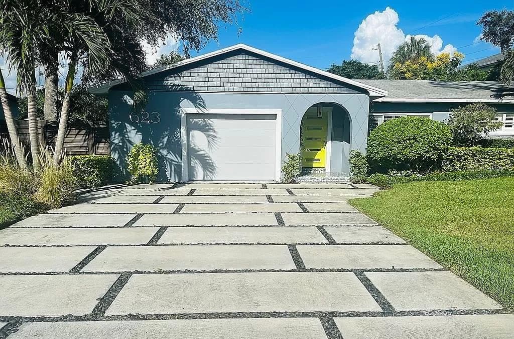 623 CORDOVA BOULEVARD NE ST PETERSBURG, FL 33704