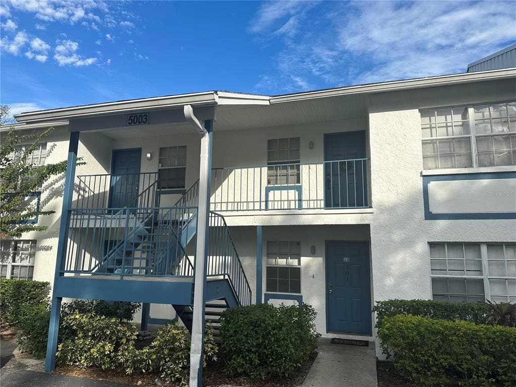 5003 BORDEAUX VILLAGE PLACE UNIT 202 TAMPA, FL 33617