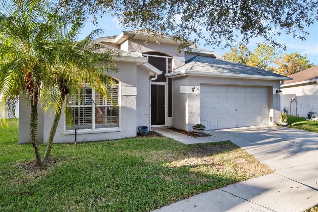 16803 HAWKGLEN PLACE LITHIA, FL 33547