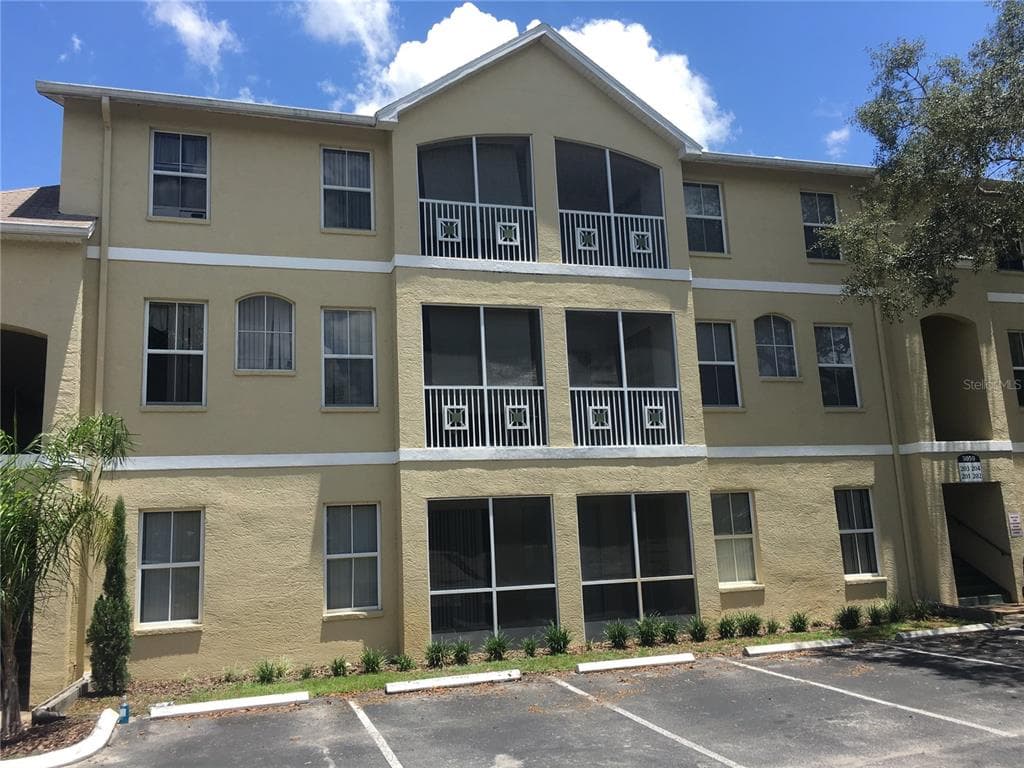 5050 SUNRIDGE PALMS DRIVE UNIT 202 TAMPA, FL 33617