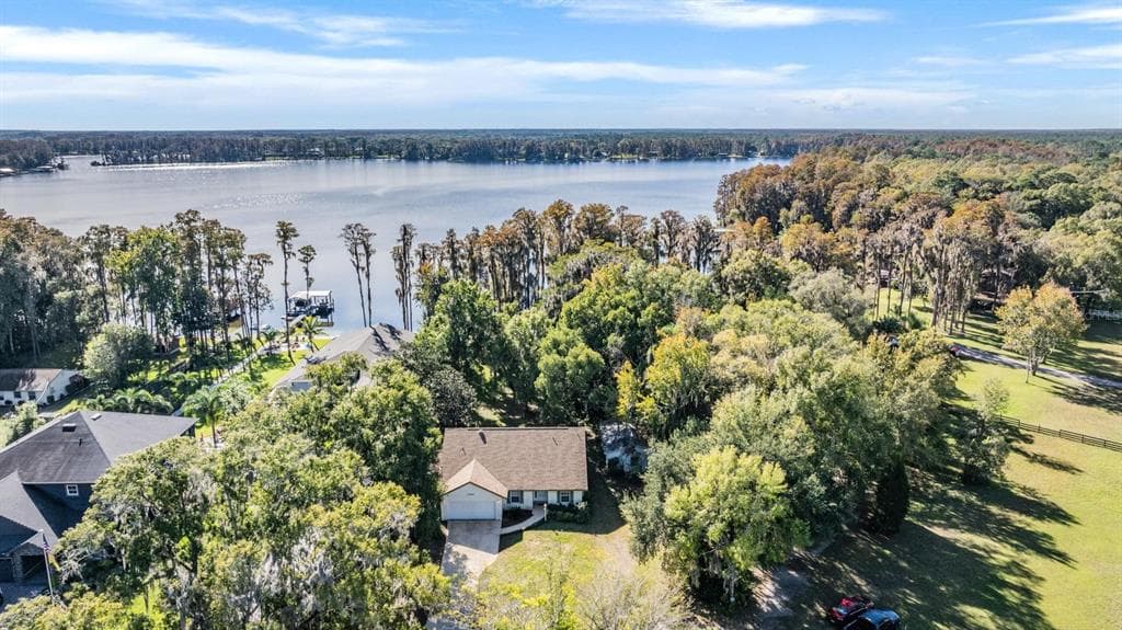 20860 LITTLE LAKE THOMAS ROAD LAND O LAKES, FL 34638