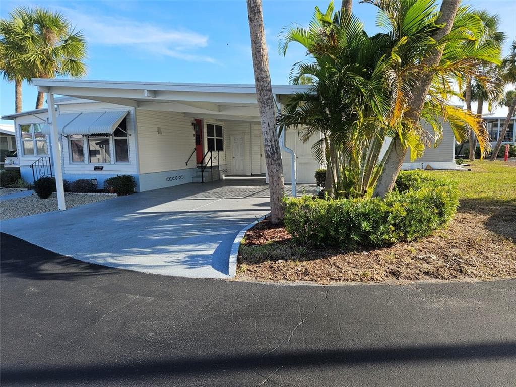 4851 W GANDY BOULEVARD UNIT B10L23 TAMPA, FL 33611