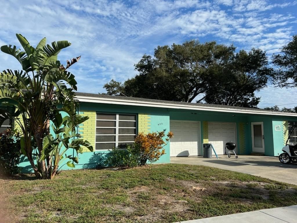 442 LYNDHURST STREET DUNEDIN, FL 34698