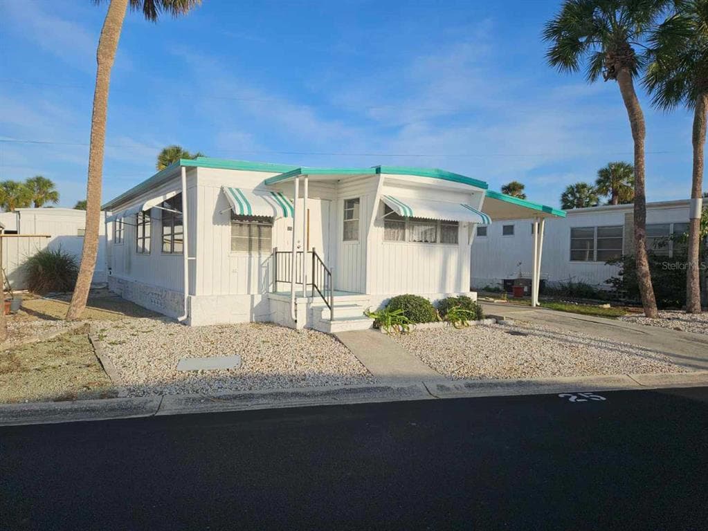 4851 W GANDY BOULEVARD UNIT B15L25 TAMPA, FL 33611
