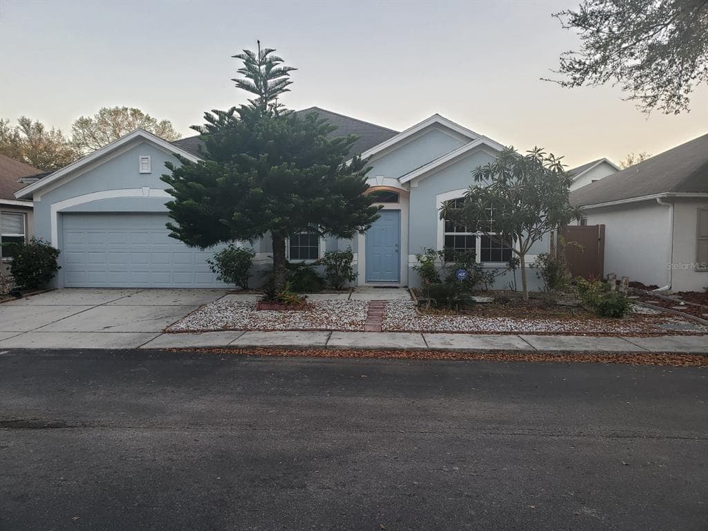 8848 CYPRESS HAMMOCK DRIVE TAMPA, FL 33614