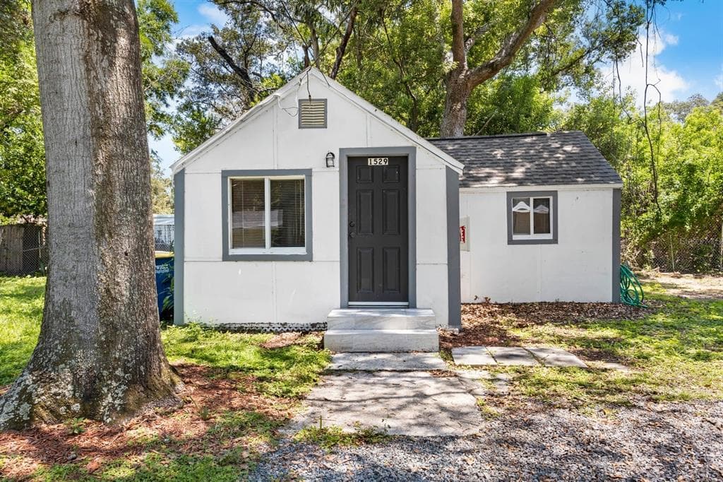 1529 CARMEL AVENUE CLEARWATER, FL 33756