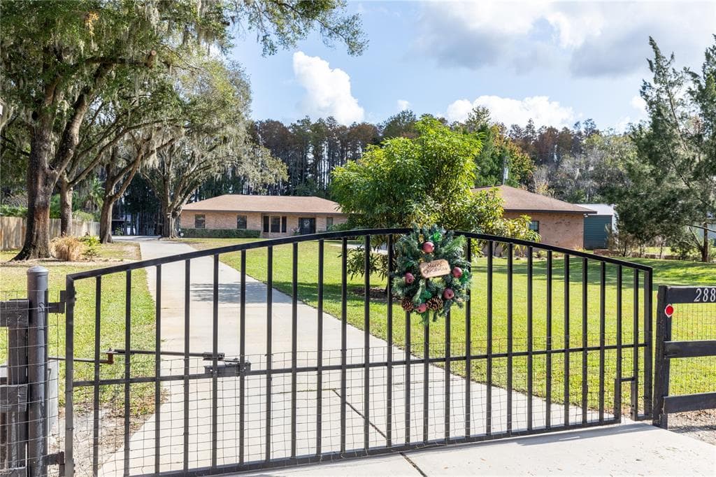 2880 WILSKY ROAD