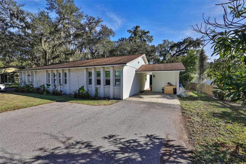 103 N KINGSWAY ROAD SEFFNER, FL 33584