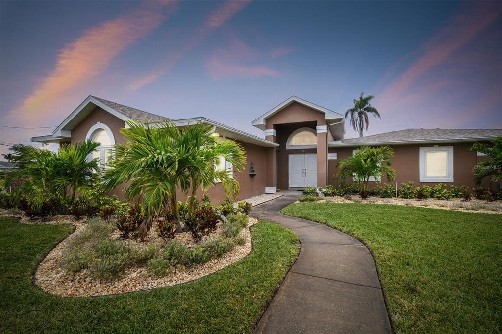 201 DRIFTWOOD LANE LARGO, FL 33770