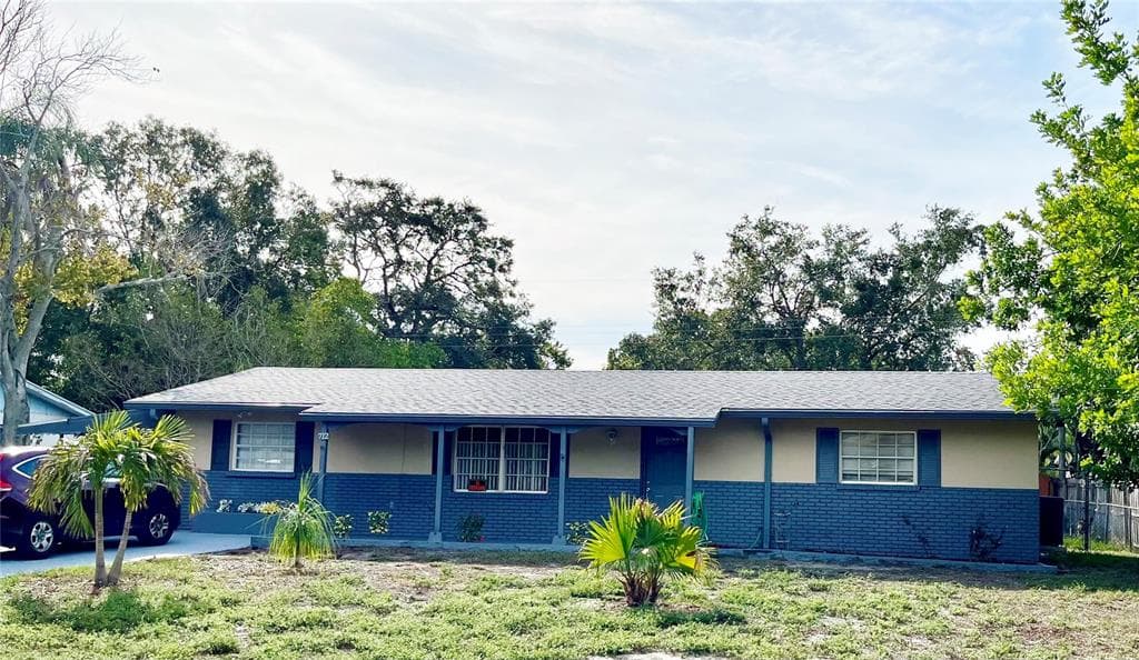 712 67TH AVENUE DRIVE W BRADENTON, FL 34207