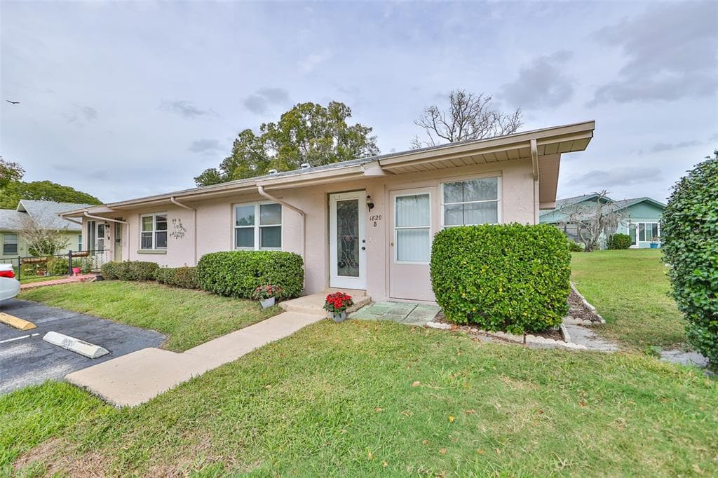 1820 FOXHUNT DRIVE UNIT B SUN CITY CENTER, FL 33573