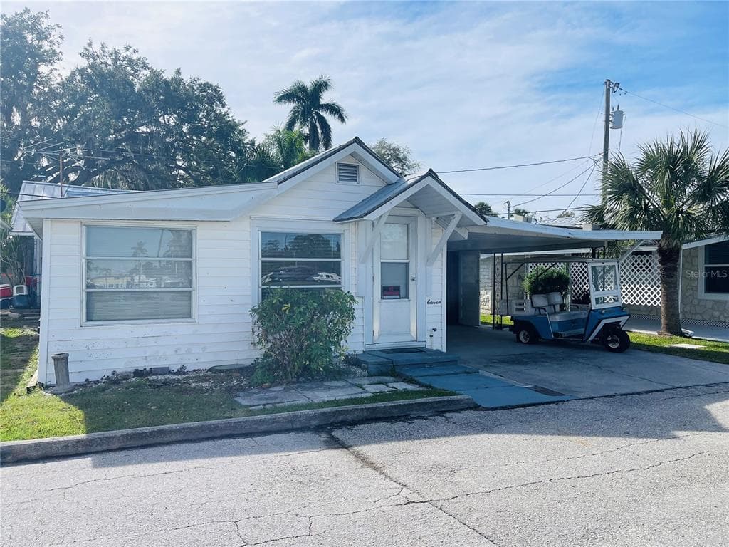 11 OAK STREET BRADENTON, FL 34208