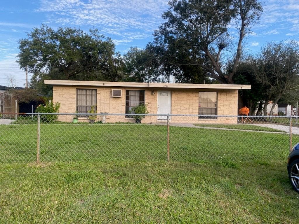 2704 SAN MARCO PLACE TAMPA, FL 33619