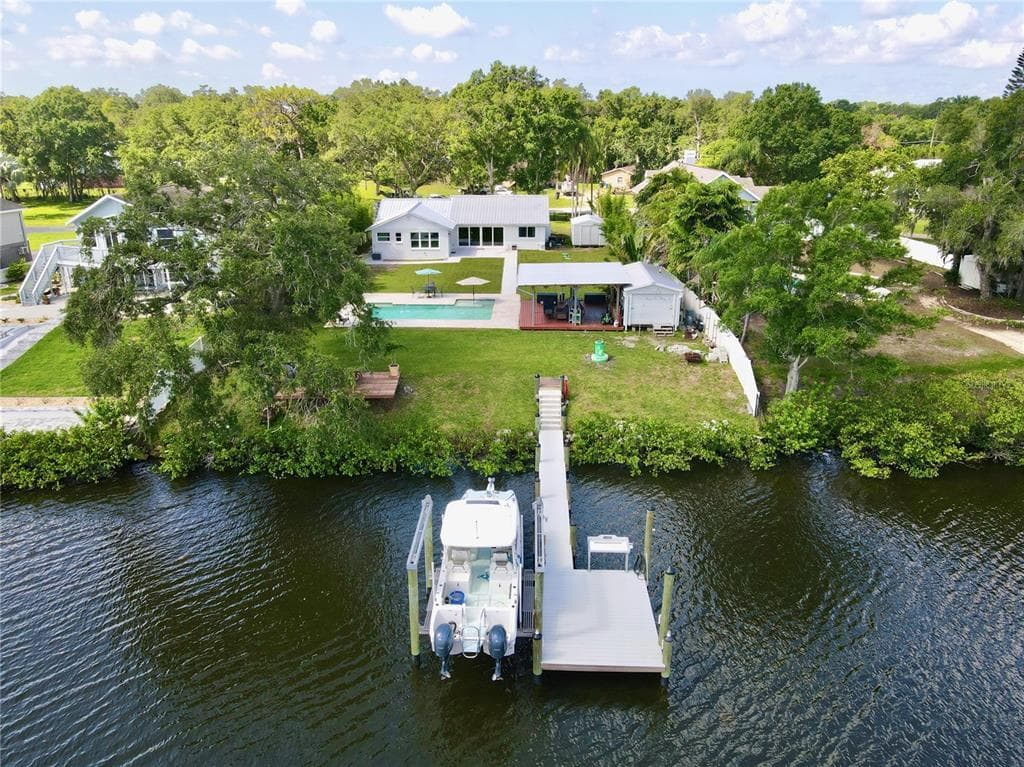 6712 MYRNA DRIVE TAMPA, FL 33619