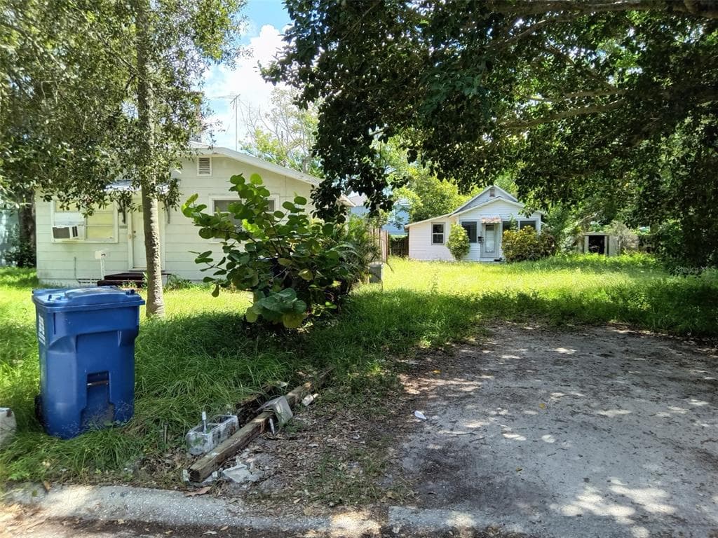 3121 QUEEN STREET N ST PETERSBURG, FL 33713