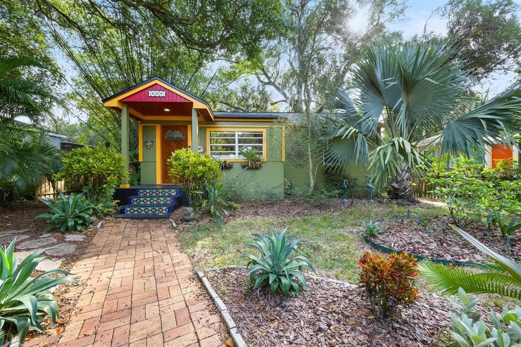 1427 E POWHATAN AVENUE TAMPA, FL 33604