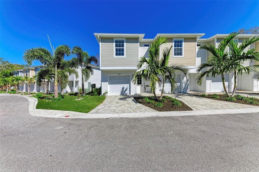 2513 6TH AVENUE DRIVE E UNIT 2 BRADENTON, FL 34208