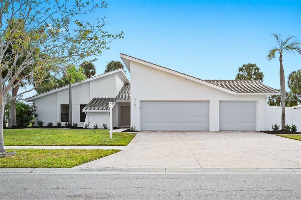 6730 EASTON LANE SARASOTA, FL 34238