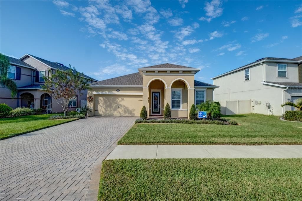 19531 LONG LAKE RANCH BOULEVARD LUTZ, FL 33558