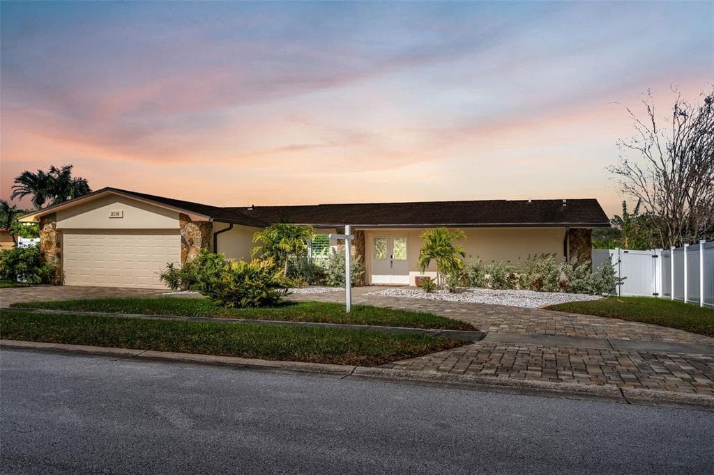 2116 EGRET DRIVE CLEARWATER, FL 33764