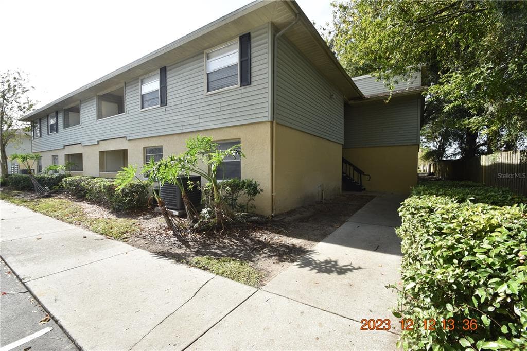 228 THORN TREE PLACE BRANDON, FL 33510