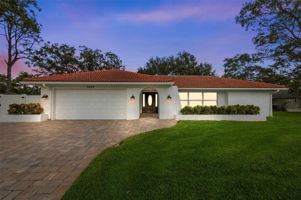 1401 72ND AVENUE NE ST PETERSBURG, FL 33702