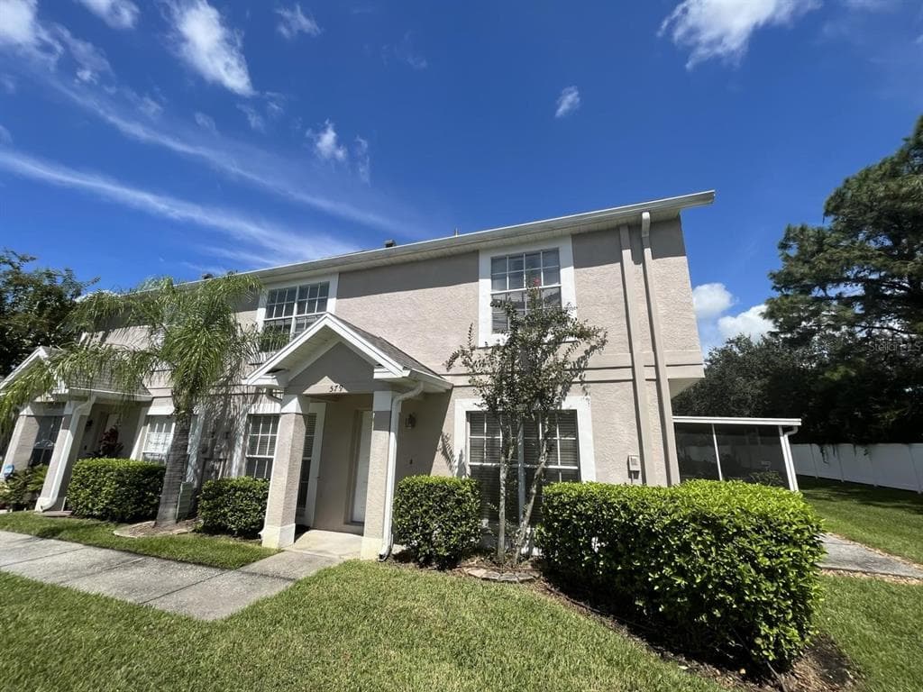 579 KENSINGTON LAKE CIRCLE BRANDON, FL 33511